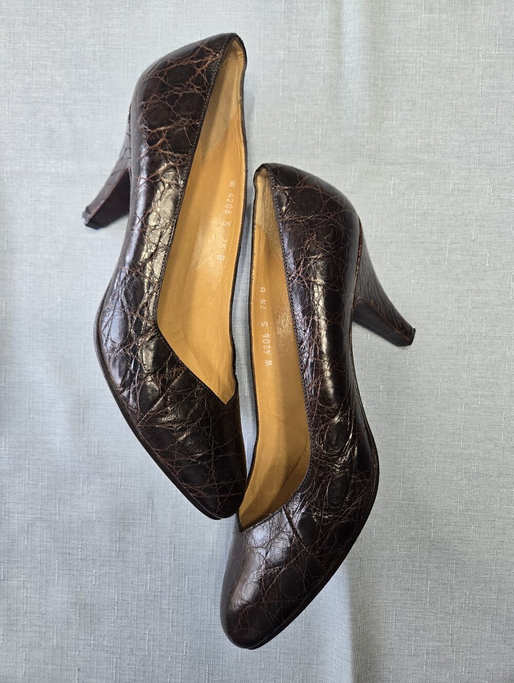 Ralph Lauren Collection Made in Italy Brown Croc Embossed Leather Heels 7.5B - Picture 3 of 9